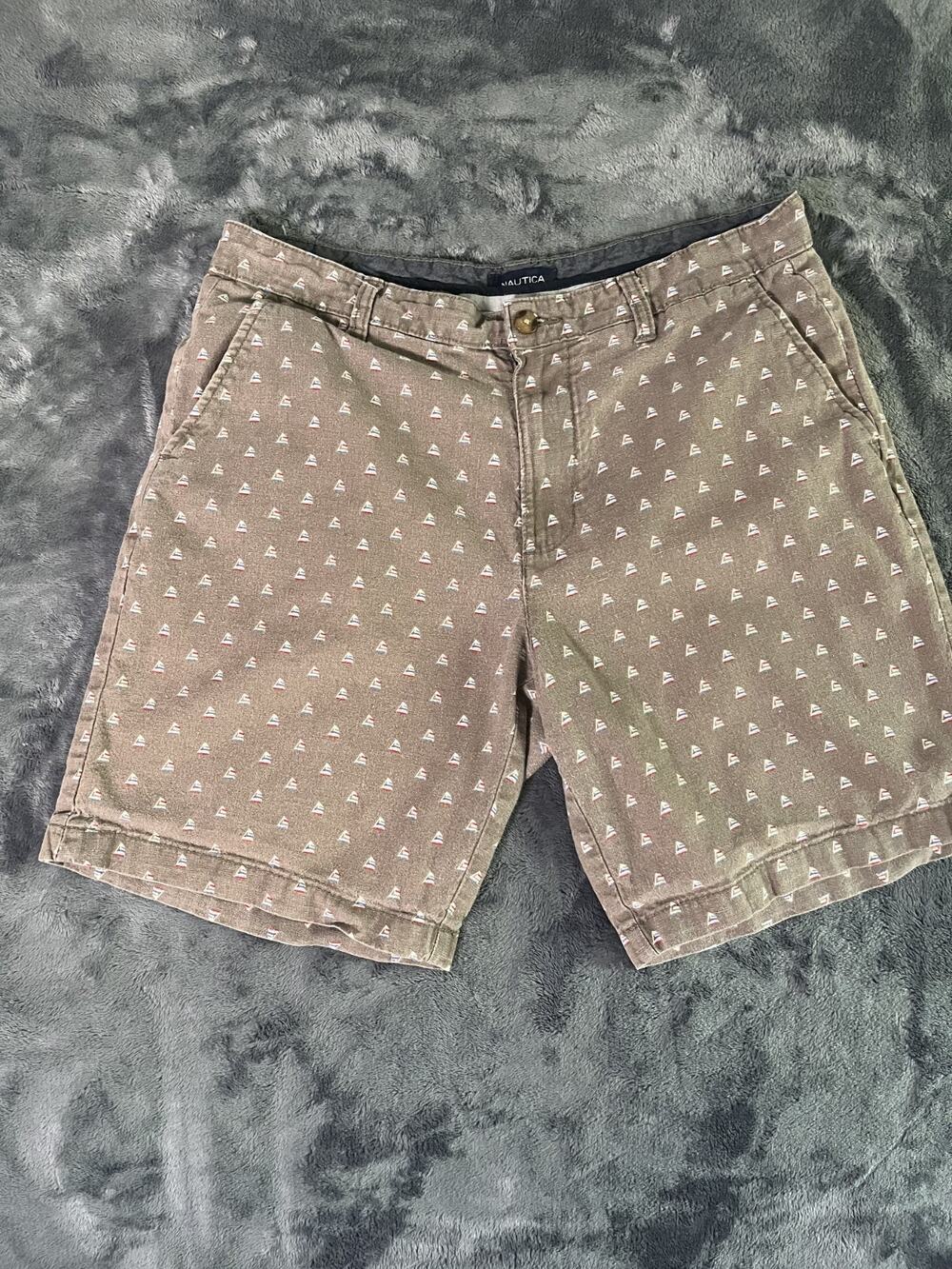 Nautica Chino Shorts Flat Front Brown Embroidered Sailboats Mens Size 32W